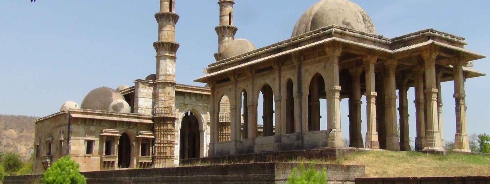 Kevada Masjid with Cenotaph 1